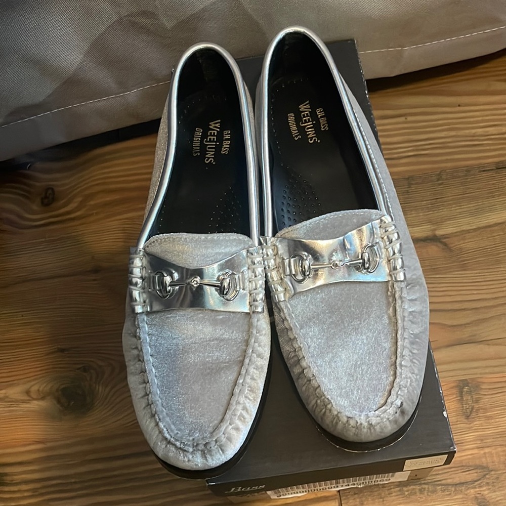 Anthropologie Bass Weejuns Lianna Velvet Metallic Silver Loafers Size 9 - Picture 2 of 10